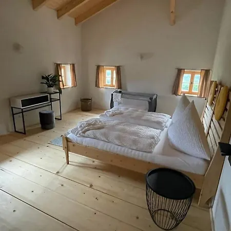 4br Cozy House In Villa